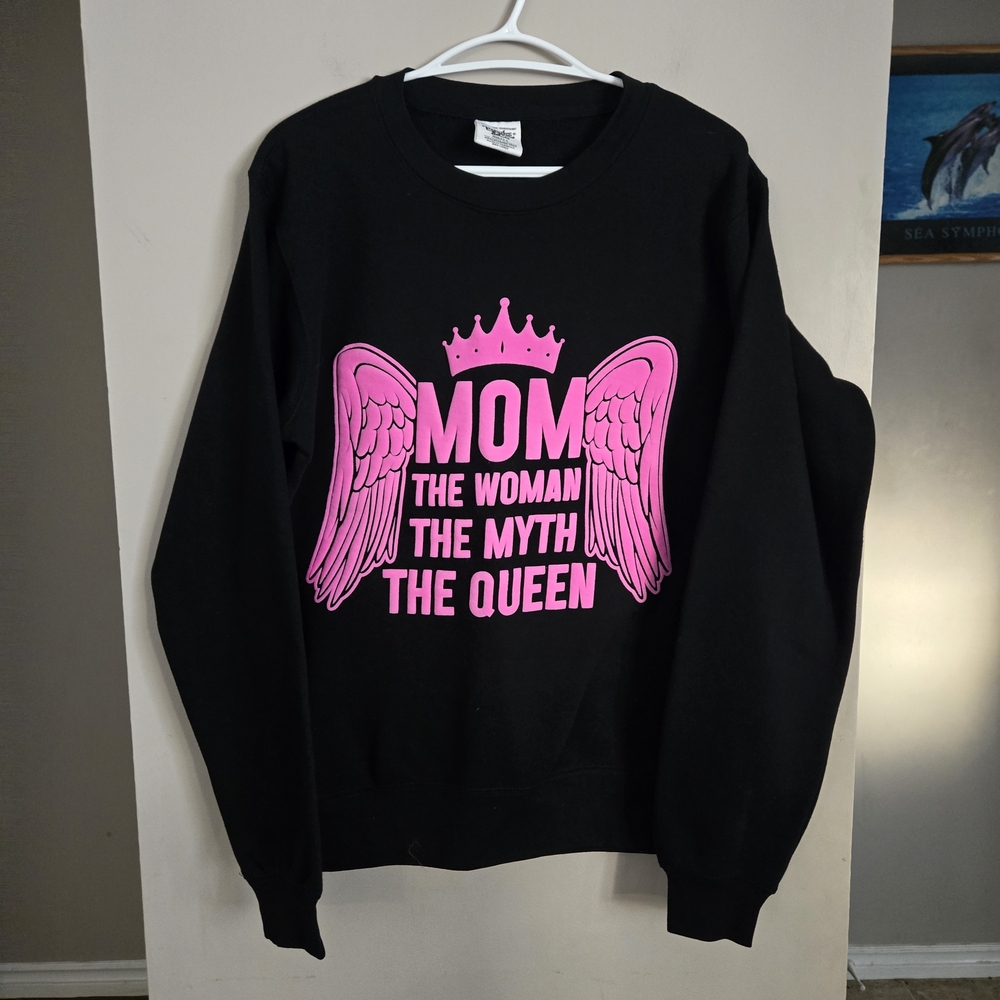 New Mom Myth Queen Black Crewneck Oversized Small Sweater Top Graphic